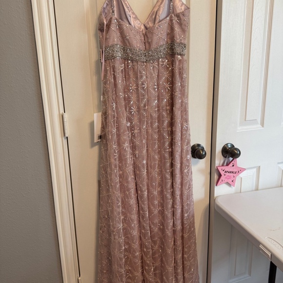 Mac Duggal 68050 Rhinestone Embellished Sweetheart Neckline Gown Size 4